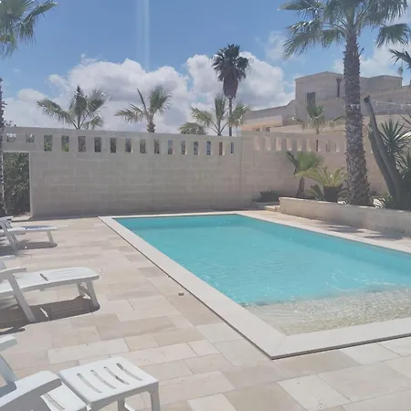 Villa Overseas Pool