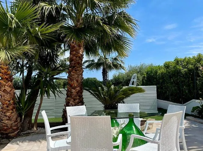 Overseas Pool Villa *