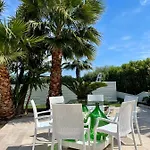 Overseas Pool Вилла *