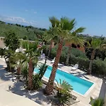 Вилла Overseas Pool Монополи