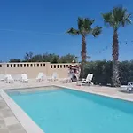 Overseas Pool Вилла Монополи