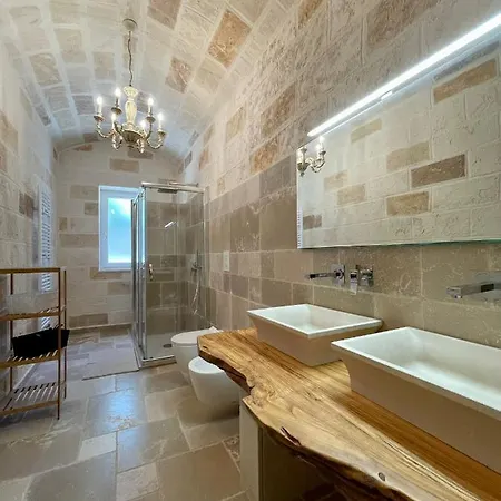 Villa Overseas Pool Monopoli