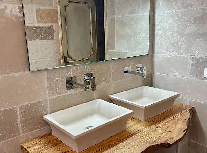 Overseas Pool וילה מונופולי